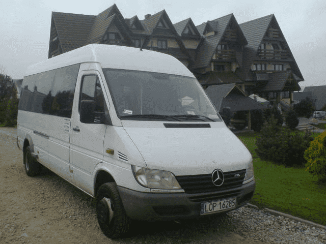 GRZEŚ-BUS przewóz osób, wynajem busów. 