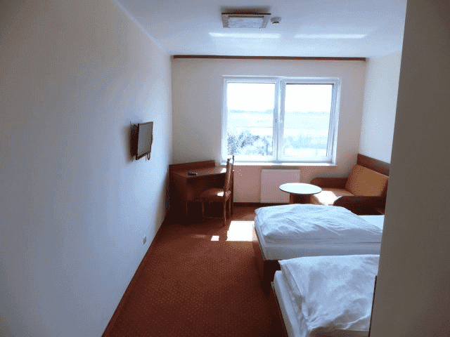 RESTAURACJA "PODRÓŻNIK "