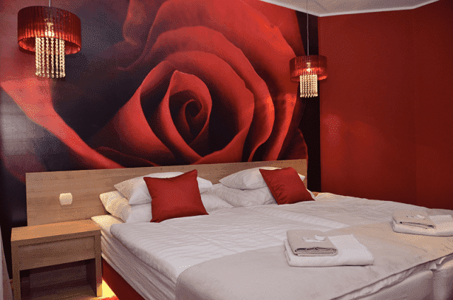 RESTAURACJA "POD KOGUTEM" TOMASZ NIERADKA I JERZY NIERADKA