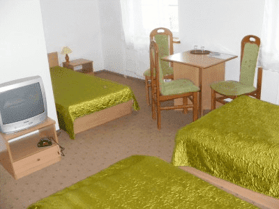 Pensjonacik IZA Kazimierz Błaszyński Ośrodek Szkoleniowo Wypoczynkowy Łopkajny