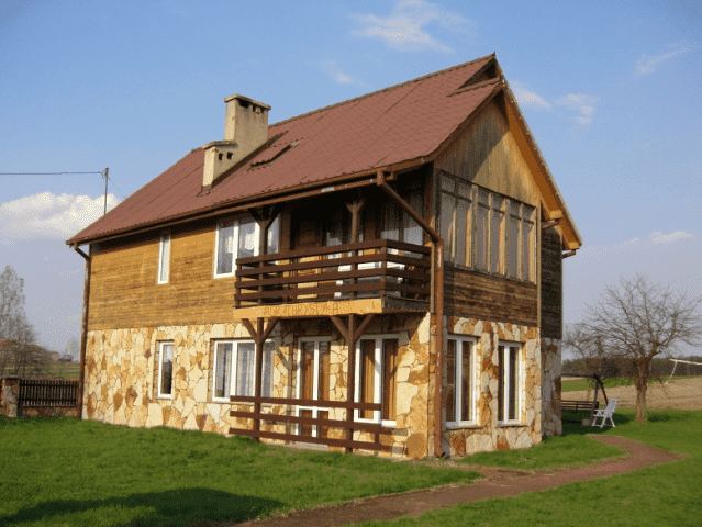 GOSPODARSTWO AGROTURYSTYCZNE W ZMYŚLONEJ. URSZULA I ANDRZEJ GAWĘDZCY