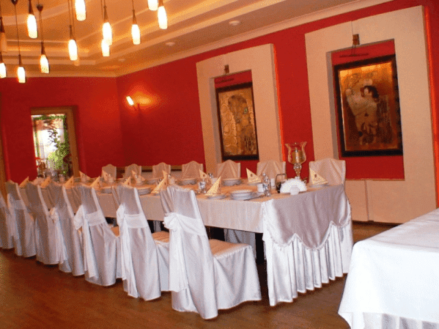 Gabriela Huebner PHU "Night Club 2000"