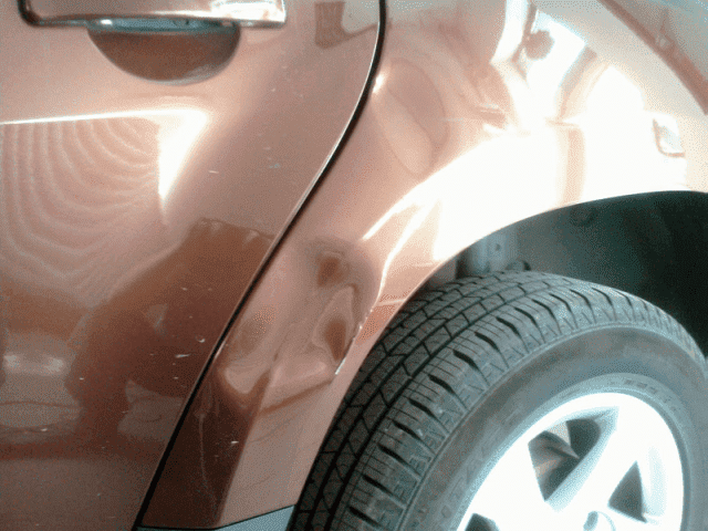 Usuwanie wgnieceń i renowacja reflektorów