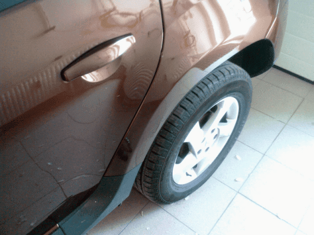 Usuwanie wgnieceń i renowacja reflektorów