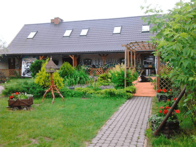 ZBYSZYŃSKA ANNA "GOSPODA POD KASZTANEM"