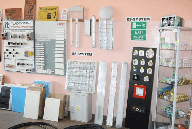 "Elektro"-system Ekiel Stanisław
Hurtownia artykułów "Elektro-hurt" Teresa Ekiel