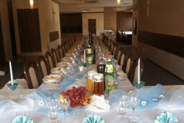 BAR Z RESTAURACJĄ "DELICIOUS" MONIKA BOJANOWSKA. NOCLEGI ŚWIEDZIEBNA.