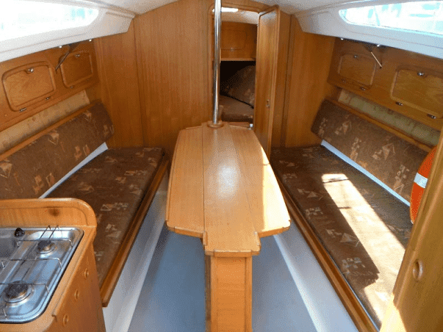 PIOTR MACIEJ DOŁĘGA USŁUGI TRANSPORTOWE CZARTER JACHTÓW