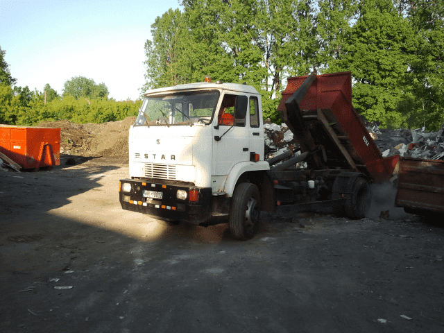 Buli. Wywóz odpadów budowlanych. Sławomir Pasek