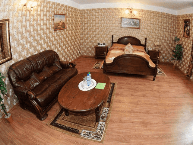 Hotel ANTYCZNY DWÓR