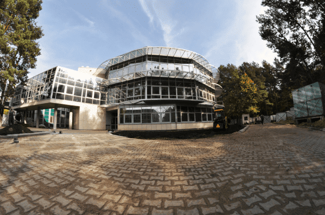 FUNDACJA EWY BŁASZCZYK " AKOGO?"