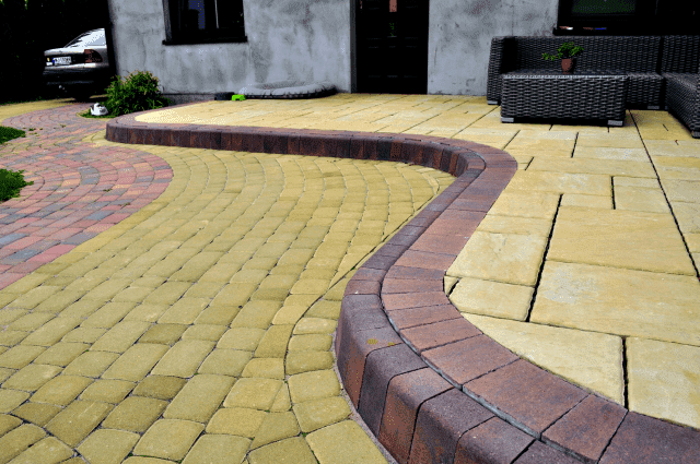 KOPBUD Usługi bukarskie , brukarstwo , rozbiórka, wynajem koparek