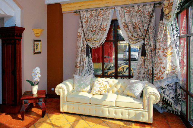 HOTEL NOWODWORSKI SPÓŁKA Z OGRANICZONĄ ODPOWIEDZIALNOŚCIĄ