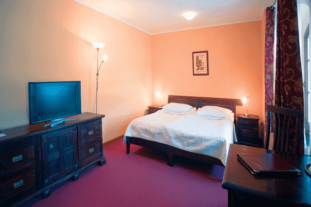 HOTEL NOWODWORSKI SPÓŁKA Z OGRANICZONĄ ODPOWIEDZIALNOŚCIĄ