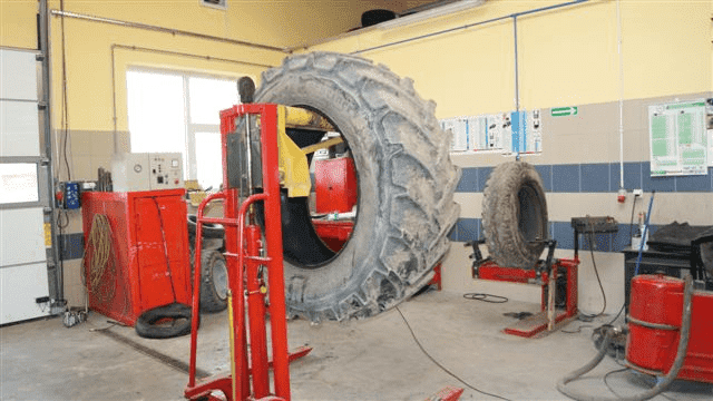 Bewa. Okręgowa stacja kontroli pojazdów, mechanika, lakiernia