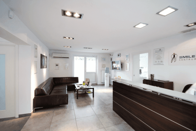 SMILE CENTER - Centrum Stomatologii i Implantologii