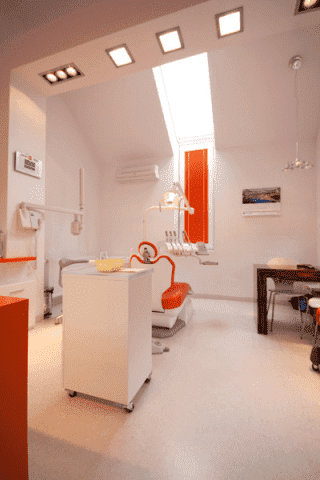 SMILE CENTER - Centrum Stomatologii i Implantologii