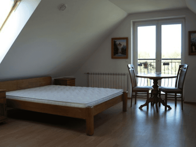 POKOJE GOŚCINNE "MEZOWSKIE ATRIUM"