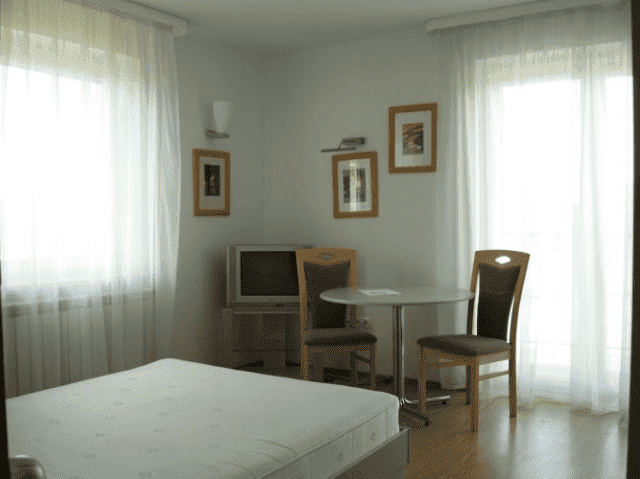 POKOJE GOŚCINNE "MEZOWSKIE ATRIUM"