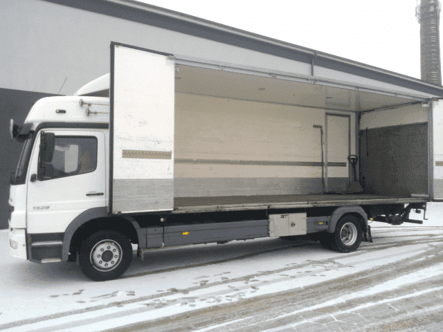 Transport ciężarowy, przeprowadzki.