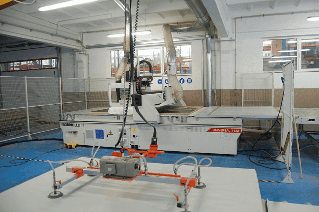 Demi Co. Producent mebli do restauracji, hoteli i foodcourtów