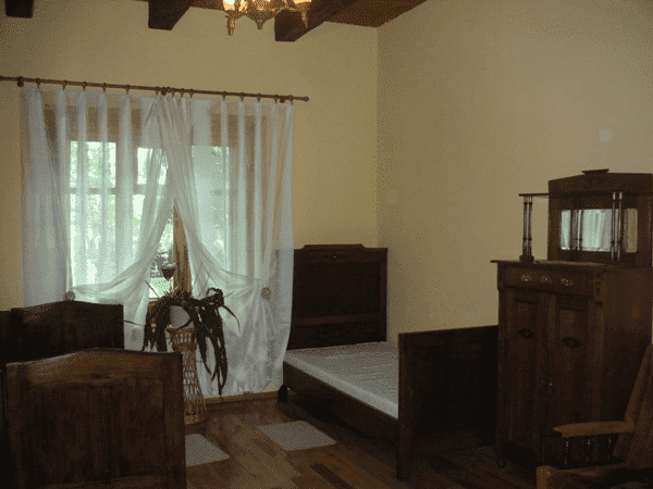 AGRTURYSTYKA JAZDA KONNA "DWÓR TRZEŚNIÓW"