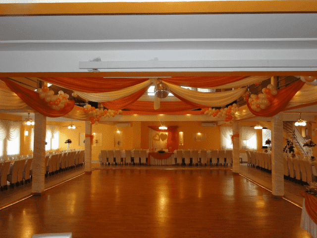 Dom Weselny  " Na Skarpie"