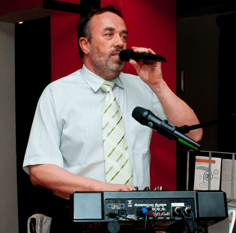 Oprawa muzyczna oraz prowadzenie imprez okolicznościowych.
Krzysztof Woynarowski