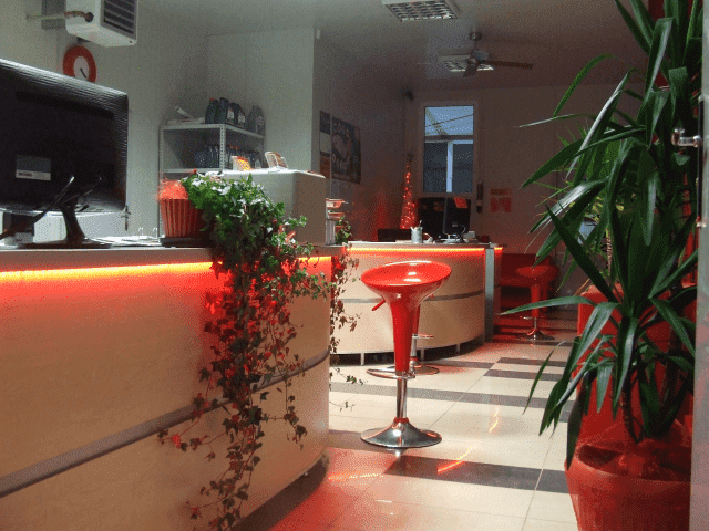 Szewczyk 
firma motoryzacyjna