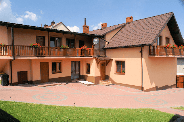 AGROTURYSTYKA PRZY ŹRÓDEŁKU. PIOTROWICZ T.